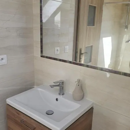 183 בית הארחה